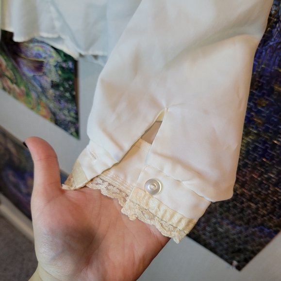 Vintage Style Lace/Sheer Top - Picture 4 of 11